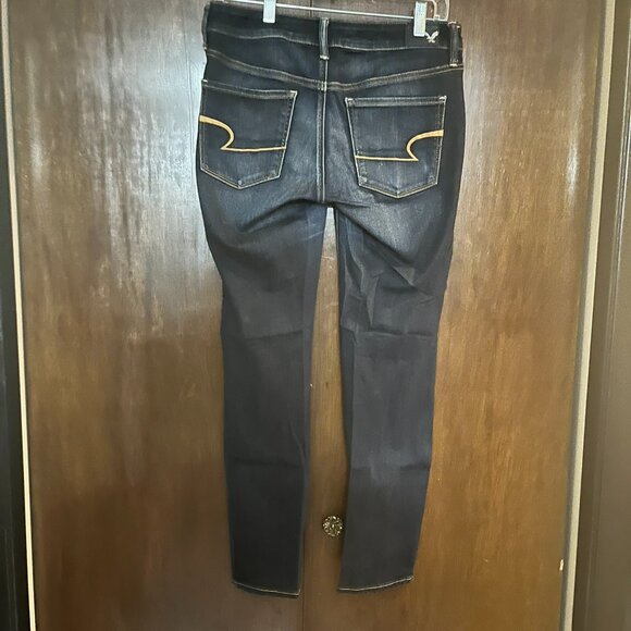 American Eagle Dark Wash Jeans Size 6 - Picture 2 of 5